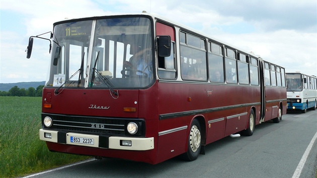Autobusy byly do Československa dodávány z Maďarska.