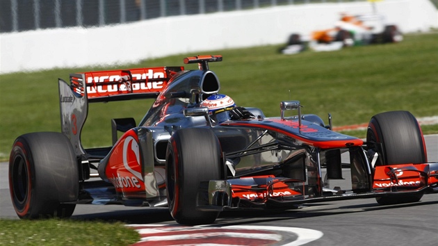 Pilot McLarenu Jenson Button na trati Velké ceny Kanady bhem tetího meného