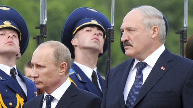 Ruský prezident Vladimir Putin a jeho bloruský protjek Alexandr Lukaenko...