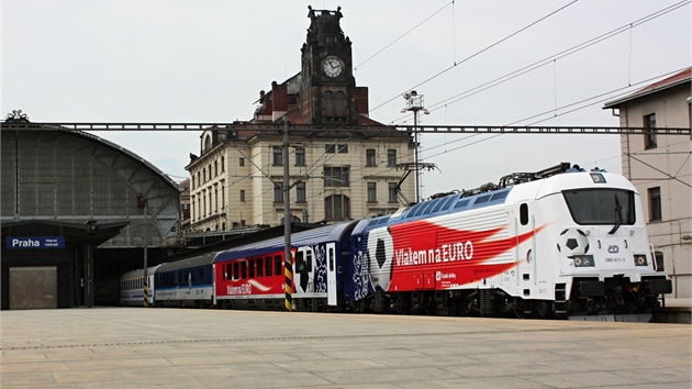 Podle rozhodnutí arbiti nepiznali ani jedné ze stran úhradu náklad na advokáty druhé stran, i kdy to ob strany sporu poadovaly. (na snímku je souprava InterPanter z produkce koda Transportation)