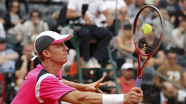 Jihoafrický tenista Kevin Anderson v souboji s Tomáem Berdychem.