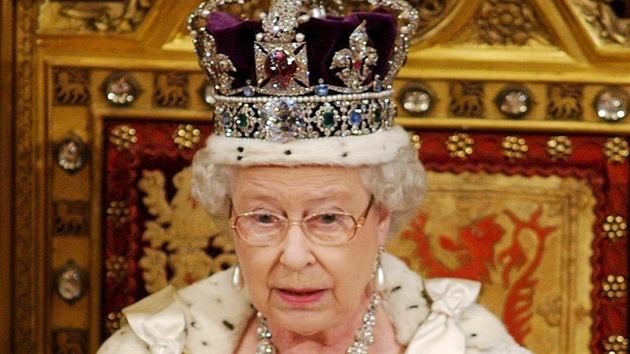 Královna Alžběta II. ve Sněmovně lordů v roce 2005