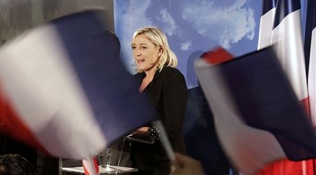 Marine le Penová na tiskové konferenci po prvním kole parlamentních voleb (10.