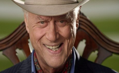 Dallas 2012: stednho hamouna JR Ewinga si opt zahrl Larry Hagman.