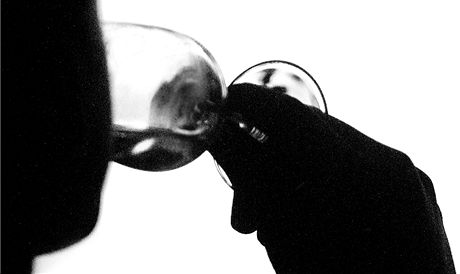 Rokycany chtjí rozíit protialkoholní vyhláku a zakázat tak popíjení na dalích místech ve mst. (Ilustraní snímek)
