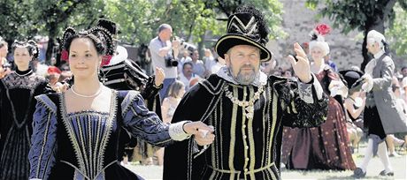Do letoního prvodu se letos chystá jít na sedm stovek lidí v historických kostýmech.