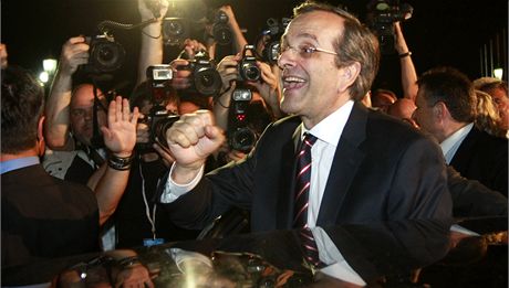 Antonis Samaras slaví volební úspch své strany (17. ervna 2012)