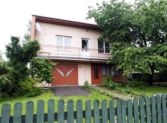 Dům v Jablonném nad Orlicí, kde šestiletý hoch nepřežil útok 42letého muže.