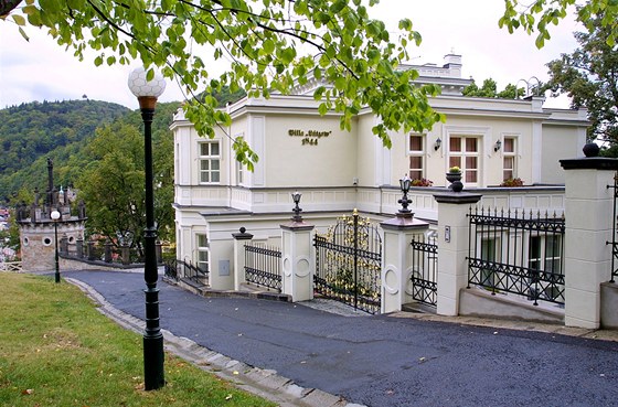 Vila Lützov, Karlovy Vary (1854) stavebník August von Lützow, architekt...