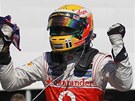 Lewis Hamilton se raduje z vítzství ve Velké cen Kanady.