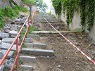 Schody z ulice ernínská k parku Nový svt jsou v dezolátním stavu.