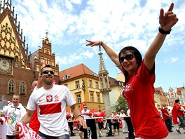Poltí fanouci ve Vratislavi ped rozhodujícím duelem o postup ze skupiny s...