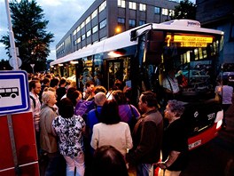 Praskou muzejn noc provzel obrovsk zjem, lid se nemohli vejt do...