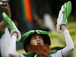 RUMCAJS Z IRSKA. Irský fanouek ped utkáním se panlskem.