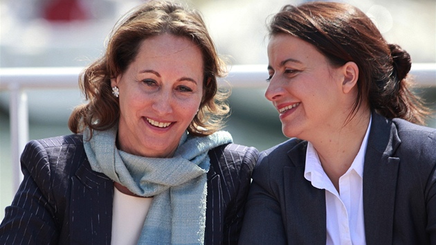 Socialistická kandidátka Segolene Royalová s Cecile Duflotovou, ministryní