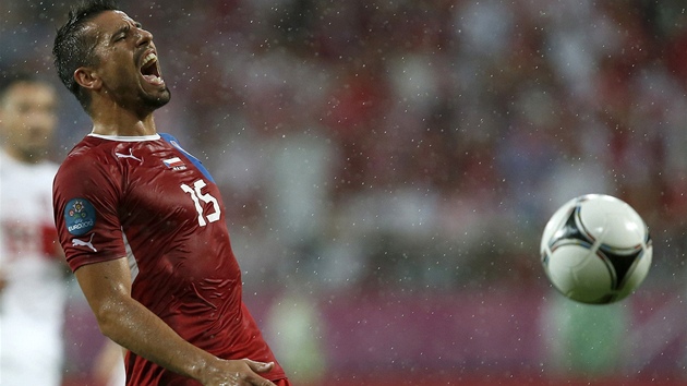 OFSAJD. Úto�ník Milan Baro� nemohl pospíchat za pasem za obranu, vybíhal z