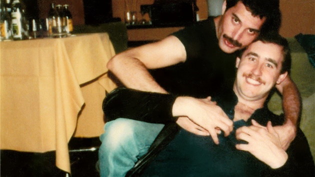 Freddie Mercury se svým osobním manažerem Peterem Freestonem