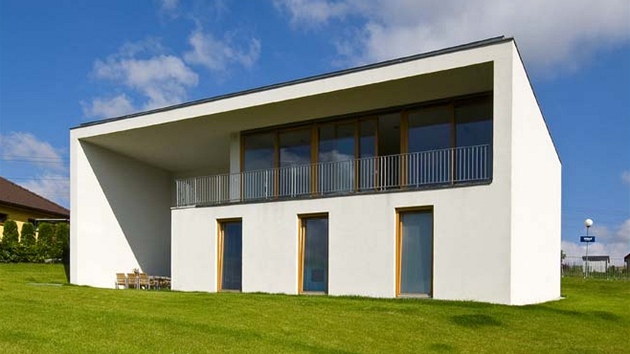 Architekt ideáln� spojil praktickou stránku bydlení a estetickou formu. Tento