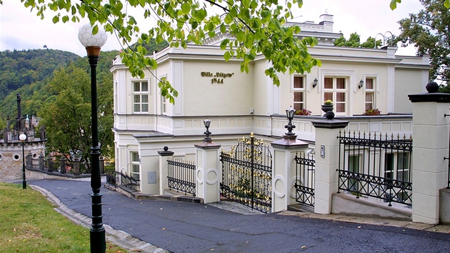 Vila Lützov, Karlovy Vary (1854) stavebník August von Lützow, architekt...