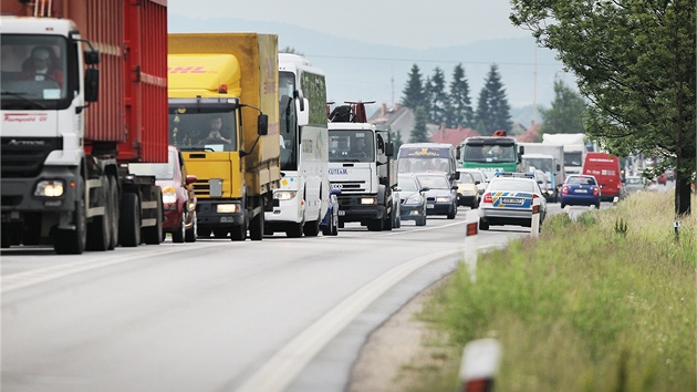 Dasný, 12.6.2012, nehoda, kamion FOTO: MF DNES - Ladislav Nmec Nehoda kamionu,...