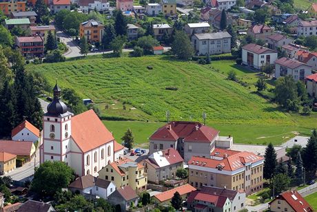 Cestu neobvyklým bluditm, vytvoeným z kukuiných klas, si budou moci