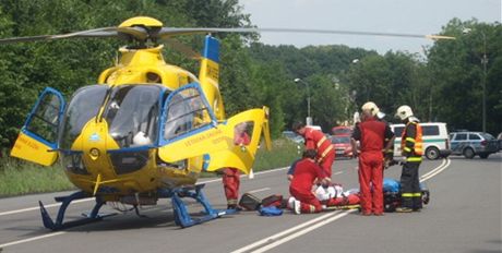 K nehod u Vrbna pod Praddem na Bruntálsku piletla i záchranáská helikoptéra. (ilustraní snímek)