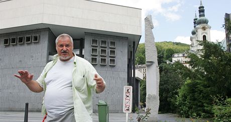 Pavel Opoenský, socha pocházející z Karlových Var, je autorem ulového