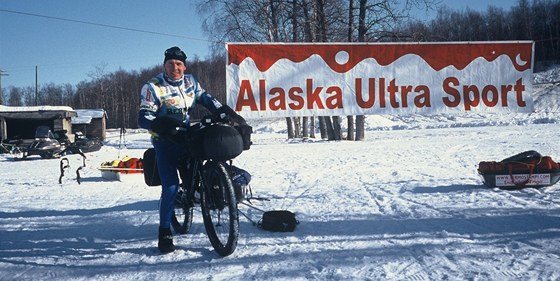 V roce 2007 vyhrál Iditarod Trail Invitational, zimní závod pes Aljaku.