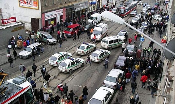 Velký zásah Policie R v brnnské ulici Cejl, ilustraní snímek