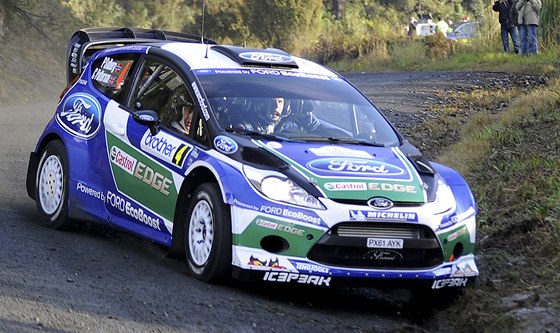 Petter Solberg a jeho ford pi Novozélandské rallye.