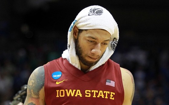 NEPOVEDENÁ UNIVERZITNÍ DERNIÉRA. Royce White dovedl své Iowa Cyclones do