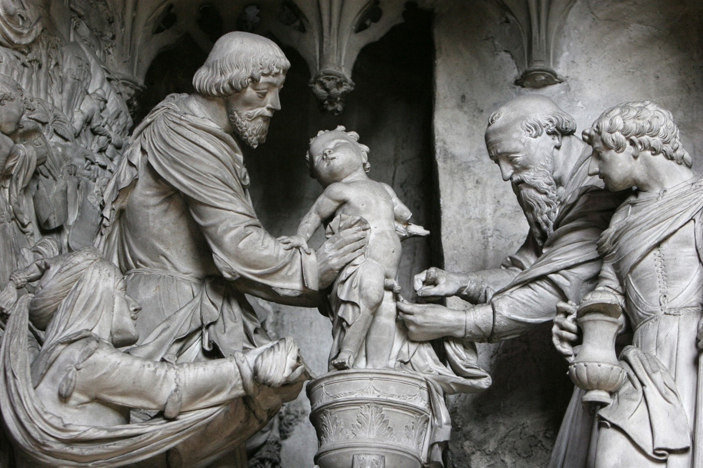 Souso�í zobrazující ob�ízku malého Je�í�e Krista v katedrále Notre-Dame