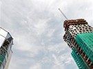 Mrakodrap AZ Tower, do konce chybí postavit osm pater