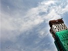 Mrakodrap AZ Tower, do konce chybí postavit osm pater (19. erven 2012)