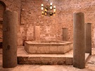 Aquileia. Interiér baptisteria, vedlejí místnosti také králí mozaiky.