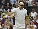BEKHEND. Roger Federer v utkání tetího kola Wimbledonu.