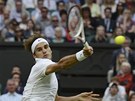 ÚDER. Roger Federer v utkání tetího kola Wimbledonu.