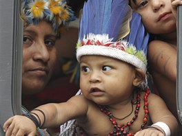 Kmeny Tikuna, Xavantes, Tukano a desítky dalích spolenými silami sepsaly...