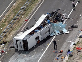 Nehoda eského autobusu na chorvatské dálnici A1, pi ní zahynulo osm lidí a