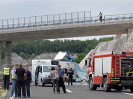 Nehoda eského autobusu s 50 cestujícími nedaleko tunelu Sveti Rok na...