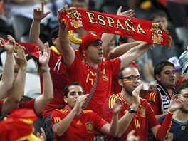 ESPAŇA! Španělský fanoušek před zápasem proti Portugalsku.
