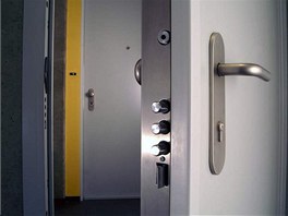 Bezpečnostní dveře 