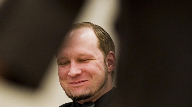 Anders Behring Breivik u soudu v Oslu (20. června 2012)