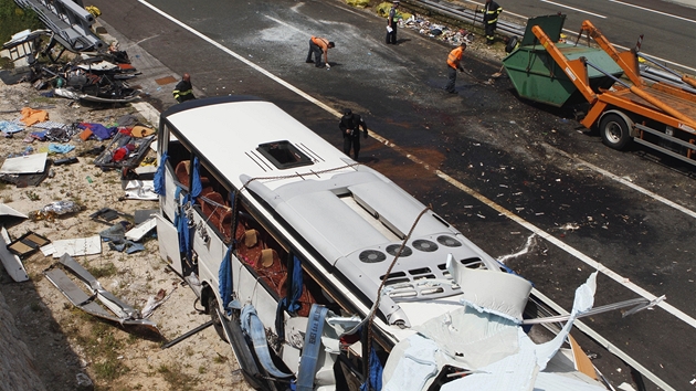 Policie vyšetřuje nehodu české autobusu v Chorvatsku, při níž zahynulo 8 lidí (23. června 2012)
