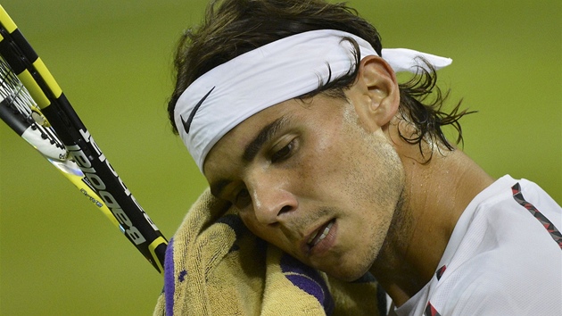 ASI TO NEPJDE. Zklamaný Rafael Nadal po prohe s eským tenistou LUkáem...