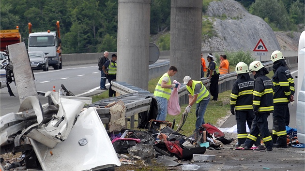 Nehoda eskho autobusu s 50 cestujcmi nedaleko tunelu Sveti Rok na chorvatsk dlnici A1.