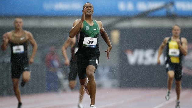 Ashton Eaton pi proprené tystovce pi americké olympijské kvalifikaci v...