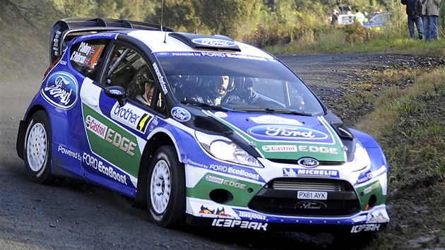 Petter Solberg a jeho ford pi Novozélandské rallye.