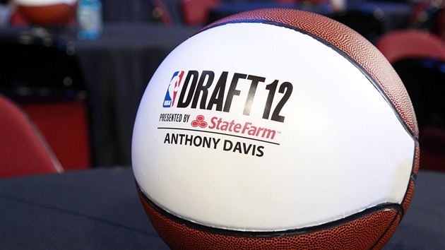 REZERVOVÁNO. Tady bude pi draftu sedt Anthony Davis.