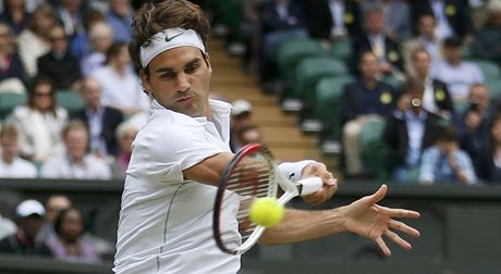 V SEMIFINLE. Roger Federer si ve Wimbledonu opt zahraje v semifinle pot, co
